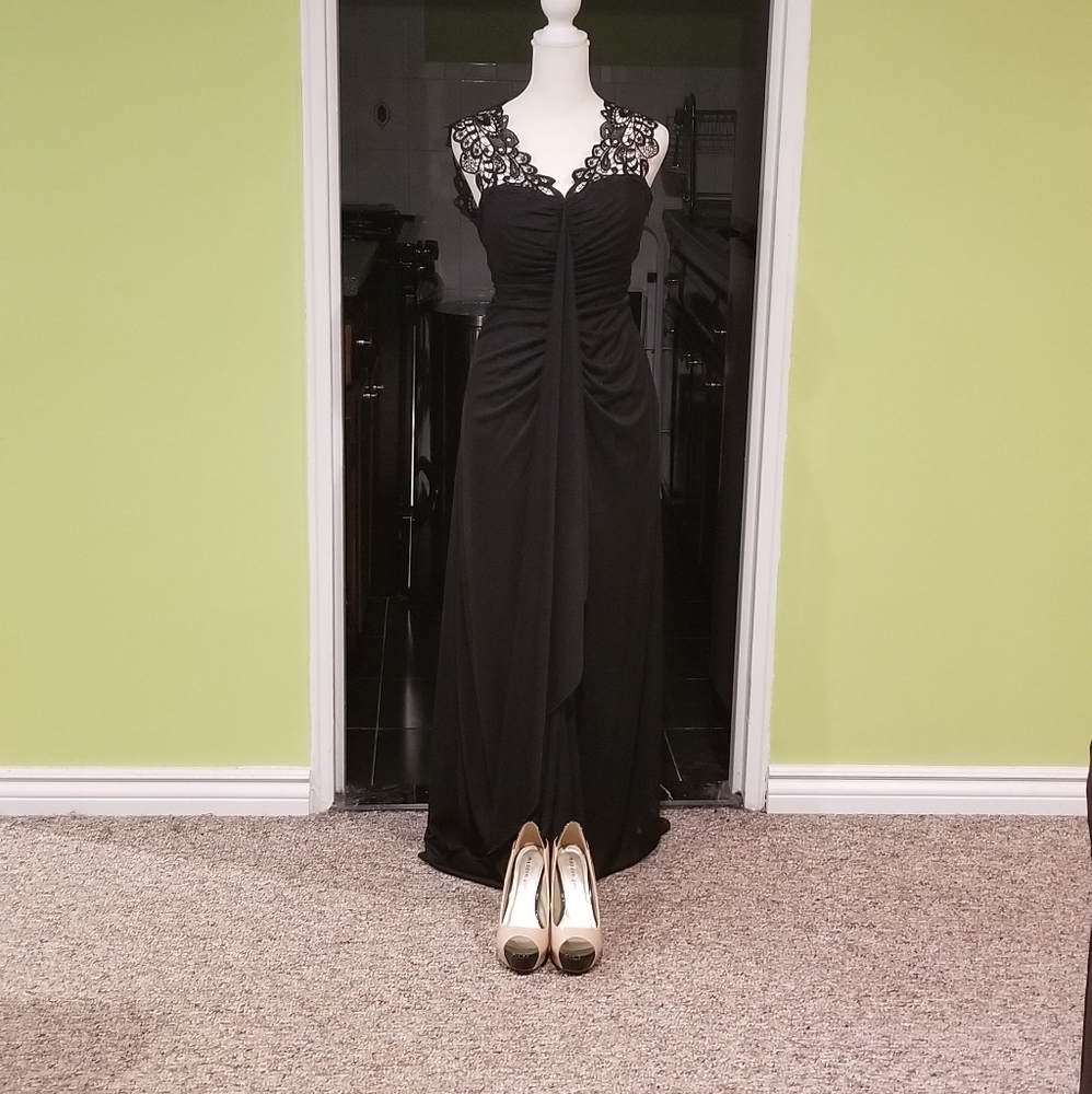 NWT Cap Sleeve Lace Neckline Evening Dress - Picture 4 of 5